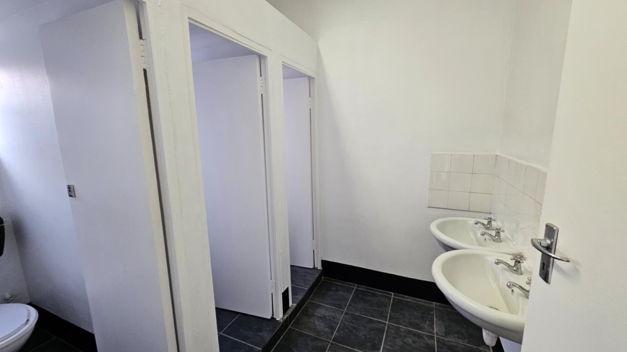 To Let commercial Property for Rent in Beaconvale Western Cape
